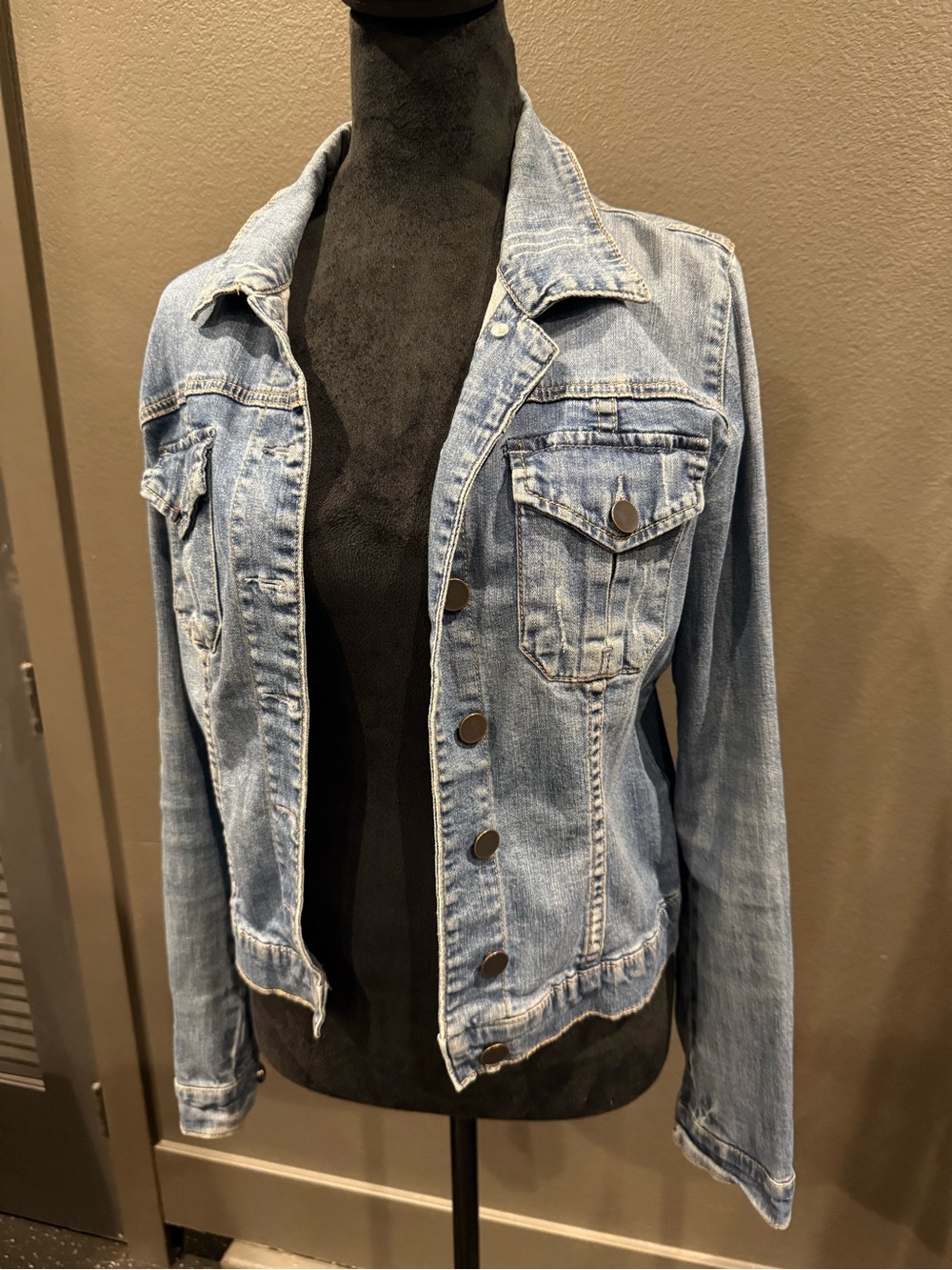 Kut from the Kloth Light Blue Denim Jean Jacket
